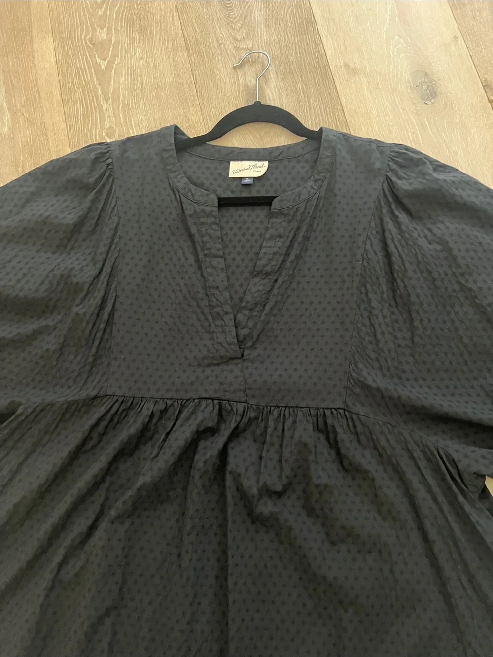 Universal Thread Black V-Neck Puff Sleeve Midi Dress - great condition!